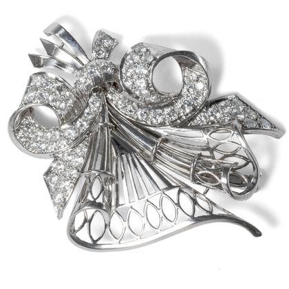 Late Art Déco platinum brooch with brilliant-cut diamonds, ca. 1950 Late Art Déco platinum brooch with brilliant-cut diamonds, ca. 1950