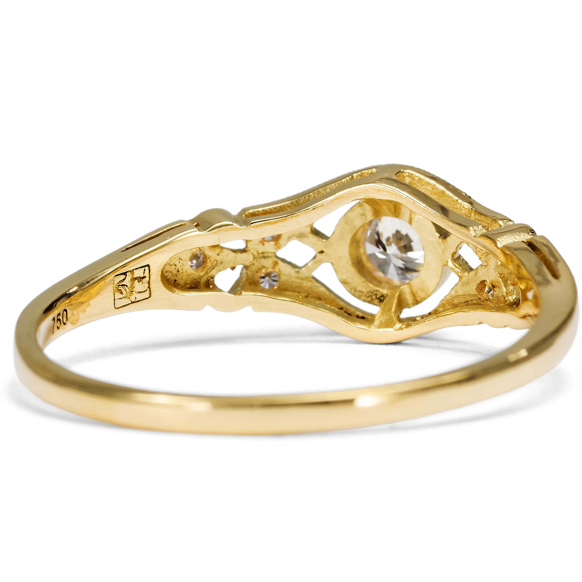 Feiner Ring mit lupenreinem Diamanten, aus unserer Werkstatt Feiner Ring mit lupenreinem Diamanten, aus unserer Werkstatt