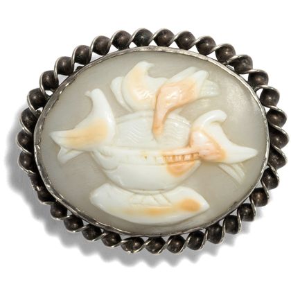 Romantic brooch with shell cameo in silver setting, around 1860 Romantic brooch with shell cameo in silver setting, around 1860