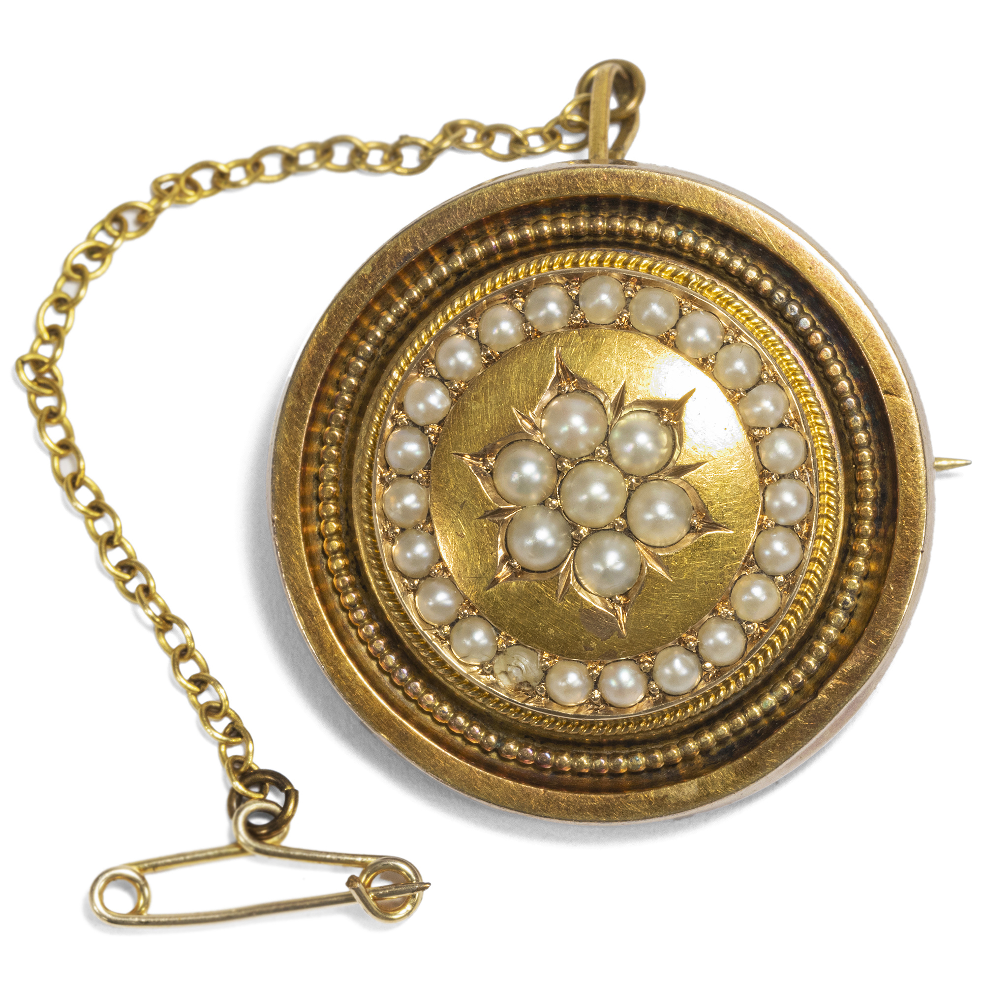 Antike Medaillon-Brosche mit Perlen in Gold, um 1870