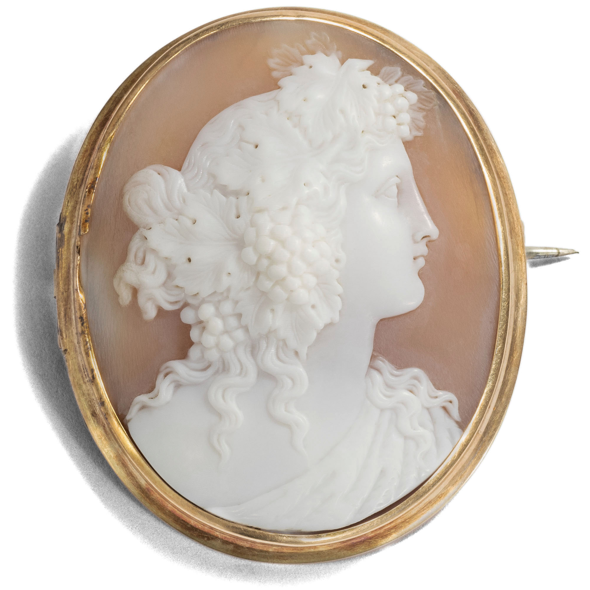 Magnificent Shell Cameo of a Bacchante as a Brooch With Gold Framing, Around 1875