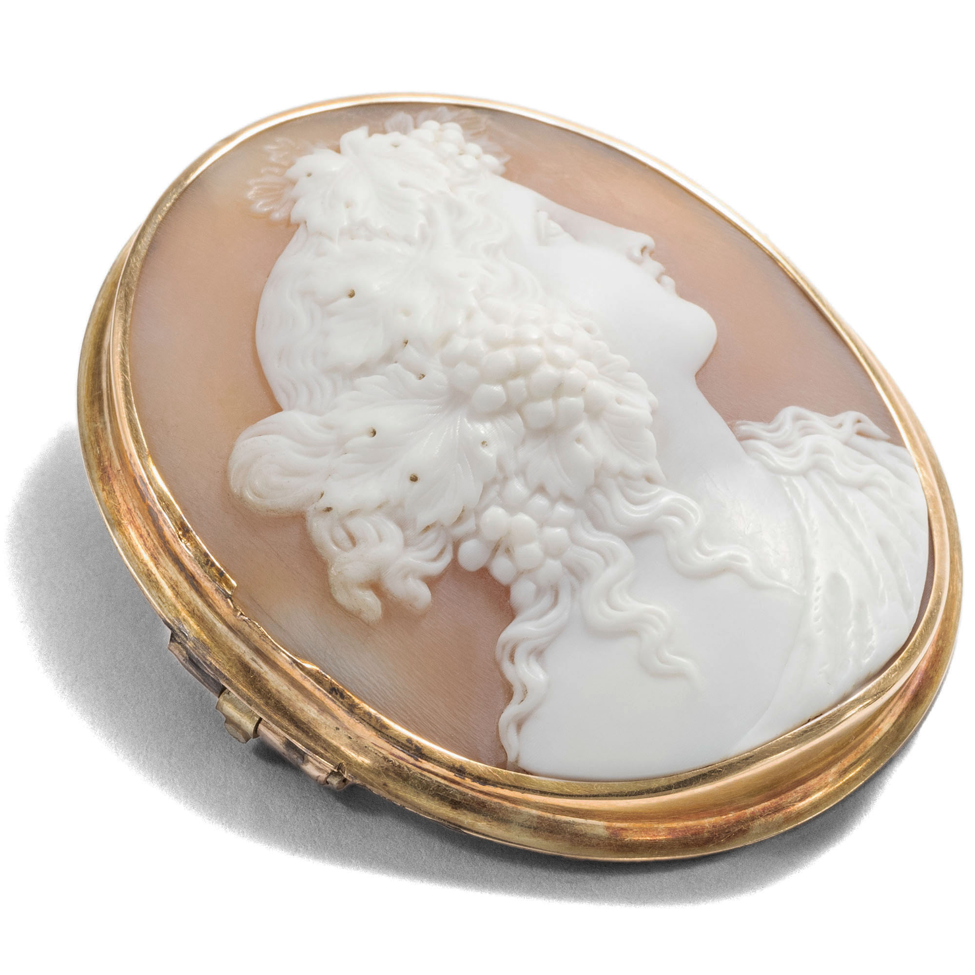 Magnificent Shell Cameo of a Bacchante as a Brooch With Gold Framing, Around 1875