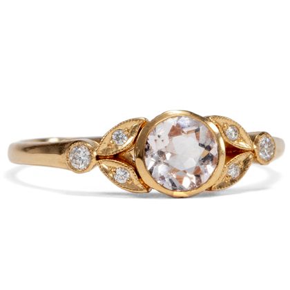 Bezaubernder Ring mit Morganit & Diamanten in Roségold aus unserer Werkstatt Bezaubernder Ring mit Morganit & Diamanten in Roségold aus unserer Werkstatt