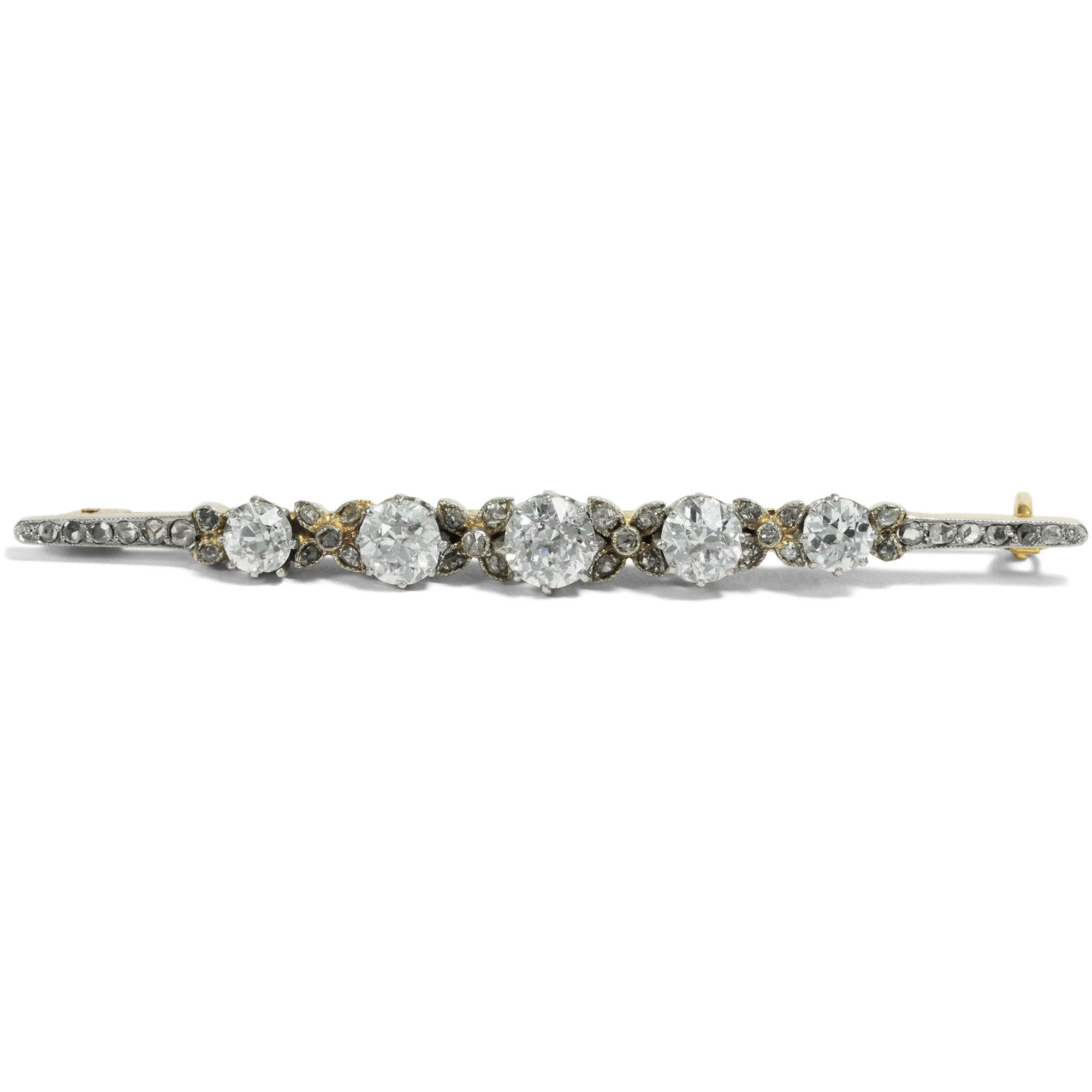 Exquisite bar brooch with old cut diamonds in gold & platinum, ca. 1910