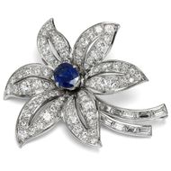 驚きの値段での商品をすべて Modern Flower With Gold White of Made Brooch Vintage • アクセサリー