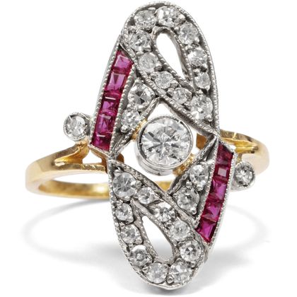Zarter Ring der Belle Époque mit Diamanten & Rubinen, um 1910 Zarter Ring der Belle Époque mit Diamanten & Rubinen, um 1910