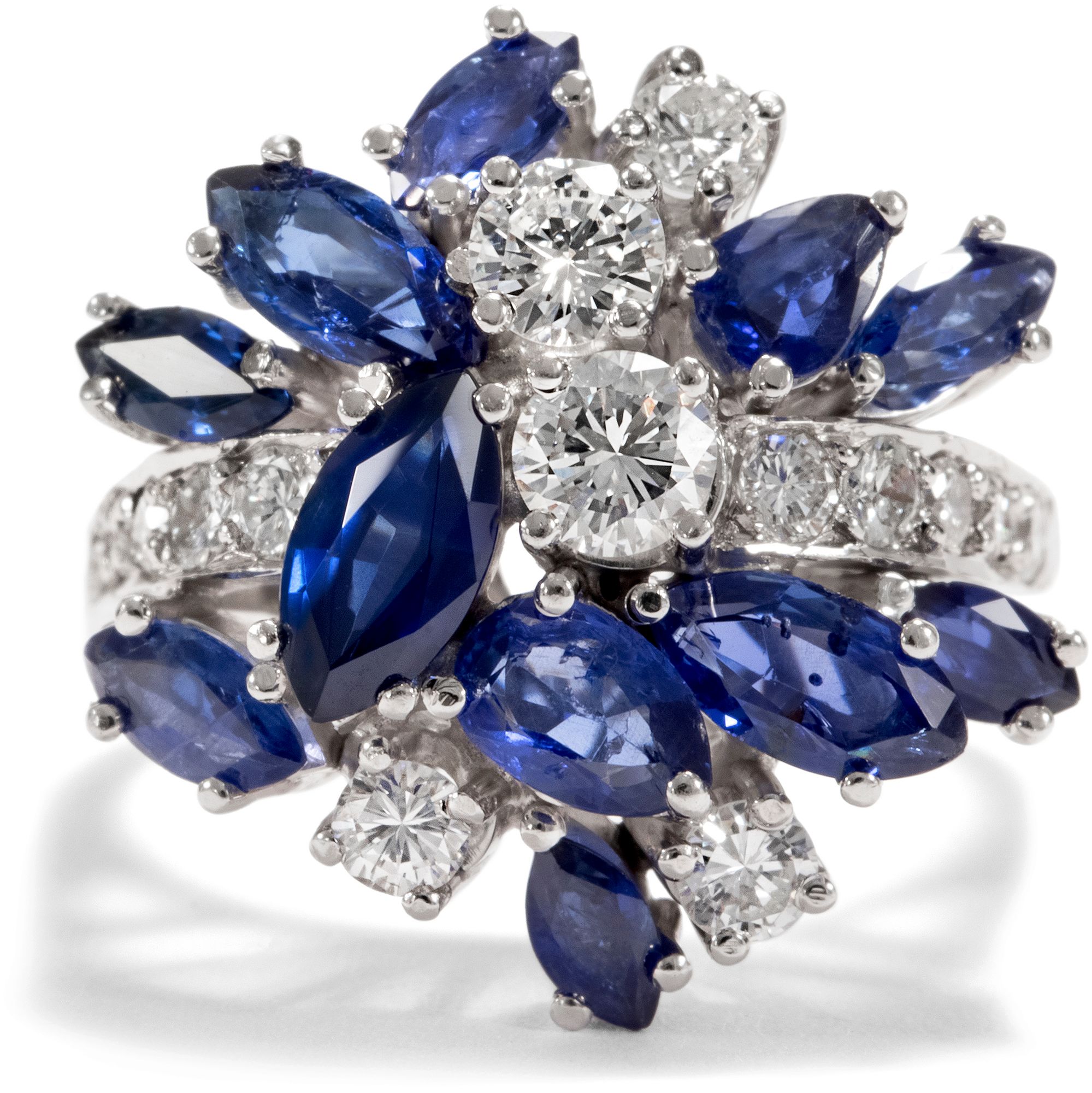 Glamorous Cluster Ring With Sapphires & Diamonds In White Gold, ca. 1970