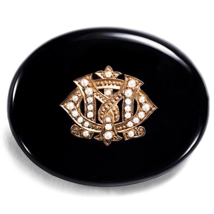 Große Trauer-Brosche als Medaillon, Onyx, Gold & Perlen, England um 1875 Große Trauer-Brosche als Medaillon, Onyx, Gold & Perlen, England um 1875