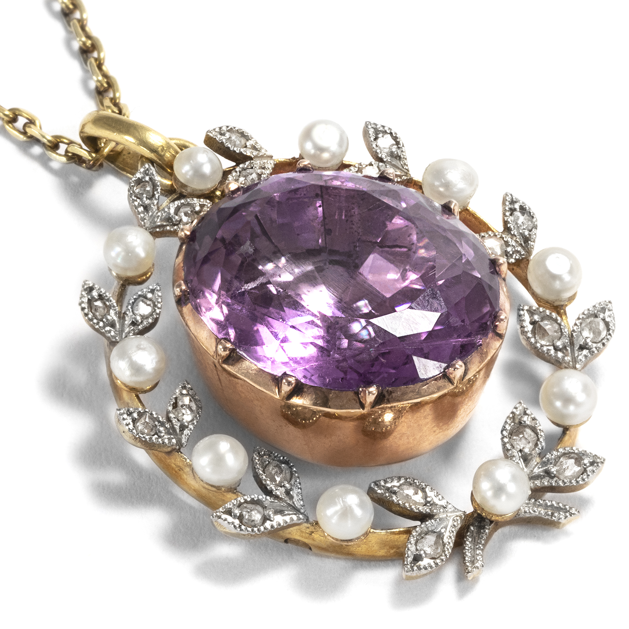 Anhänger im „Garland Style“ mit Amethyst & Naturperlen, um 1820/1910 Anhänger im „Garland Style“ mit Amethyst & Naturperlen, um 1820/1910