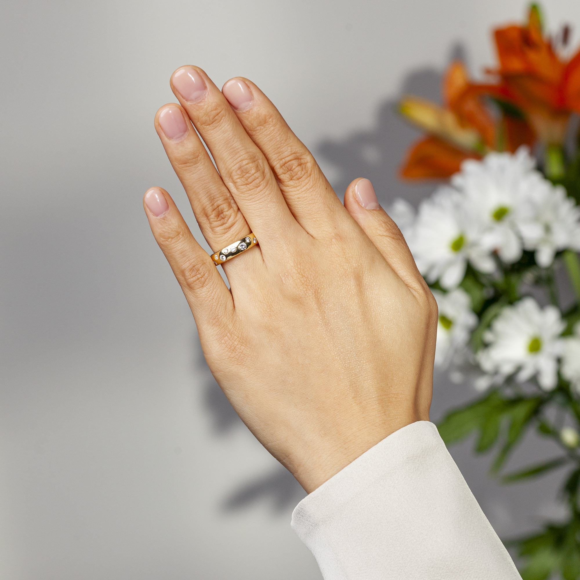 Moderner Memory-Ring mit Brillanten in Gold, RW 51,5, um 2010 Moderner Memory-Ring mit Brillanten in Gold, RW 51,5, um 2010