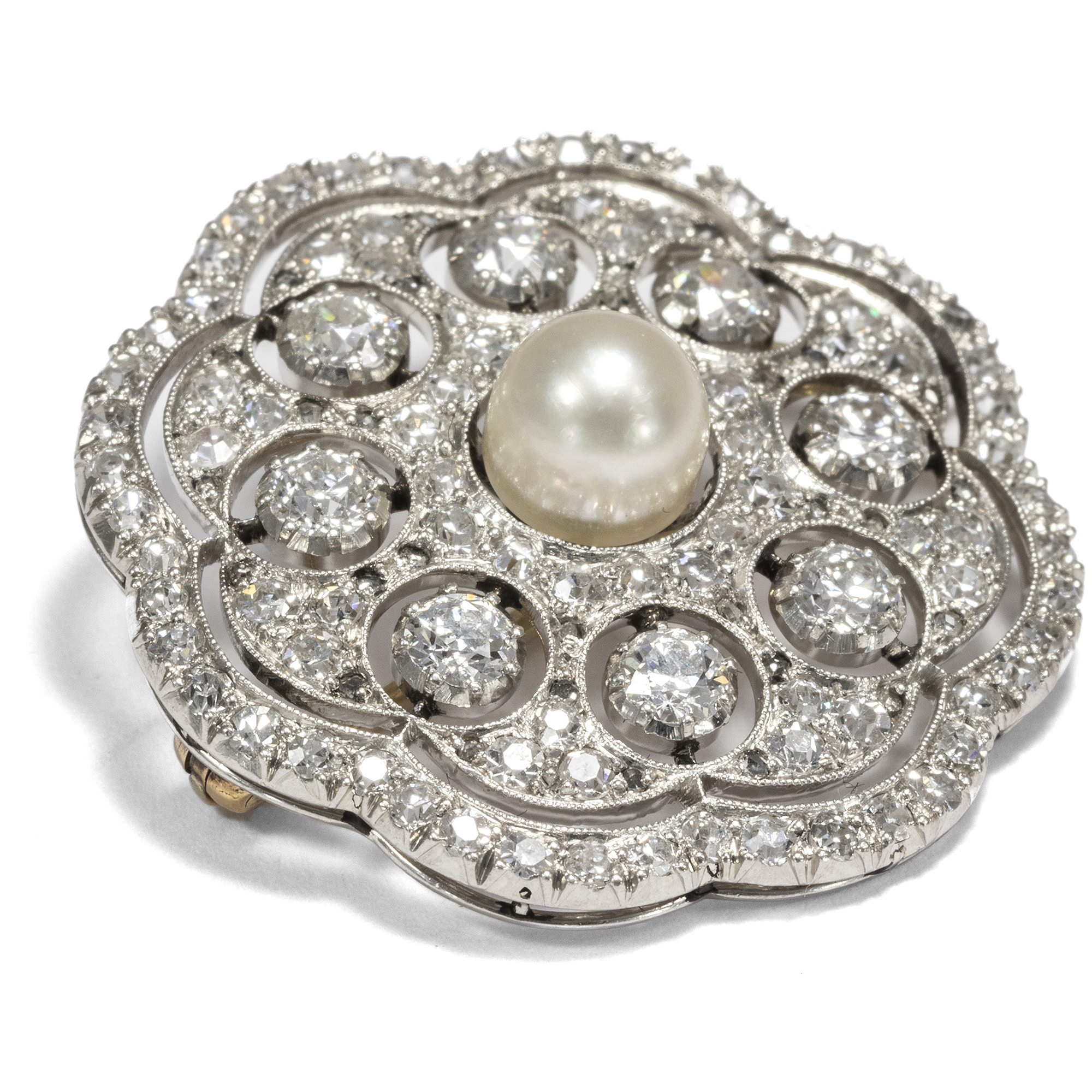 Beguiling Brooch With Natural Pearl & Diamonds in Platinum & White Gold, c. 1910