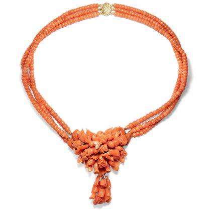 Wunderbares Collier aus antiken geschnitzten Korallen, um 1850, neu montiert Wunderbares Collier aus antiken geschnitzten Korallen, um 1850, neu montiert