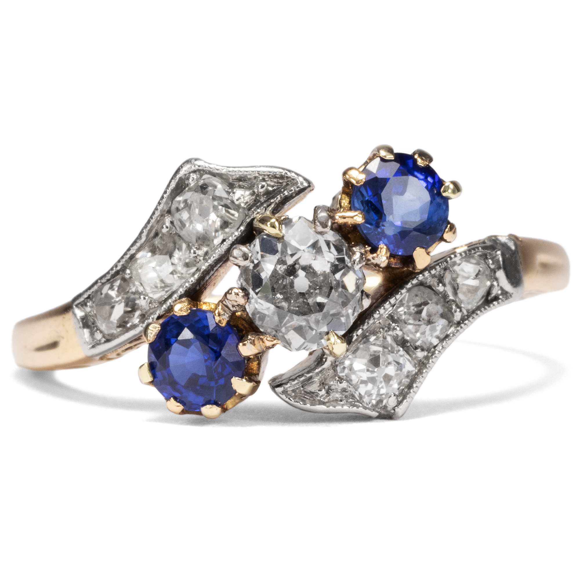 Antiker Trilogie-Ring mit Saphiren & Diamanten in Gold & Platin, um 1910 Antiker Trilogie-Ring mit Saphiren & Diamanten in Gold & Platin, um 1910