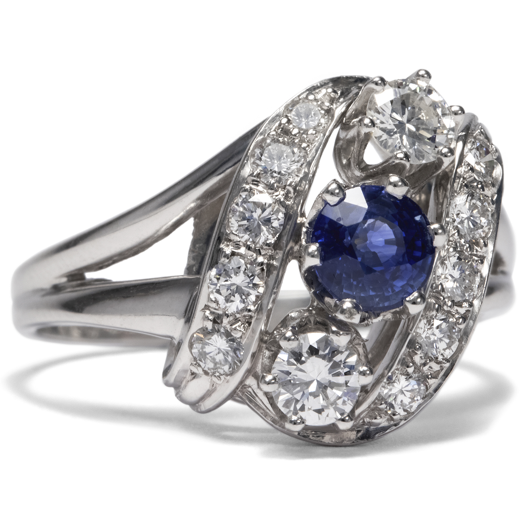 Magnificent vintage trilogy ring with sapphire & diamonds, Germany ca. 1970 Magnificent vintage trilogy ring with sapphire & diamonds, Germany ca. 1970
