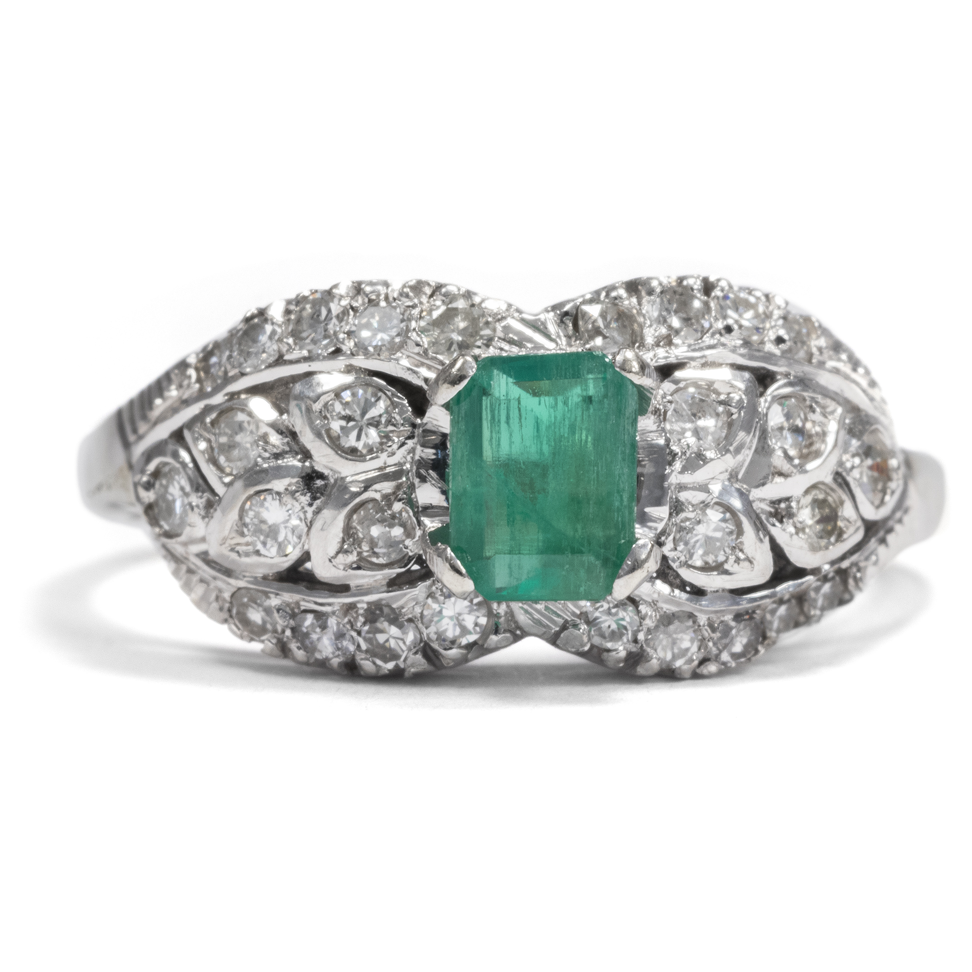 Detailed Ring With Emerald & Diamonds in White Gold, Belgium ca. 1985