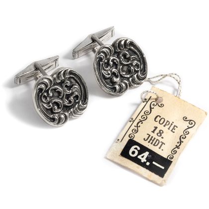 Antique outlet Victorian era style cufflinks with original patina