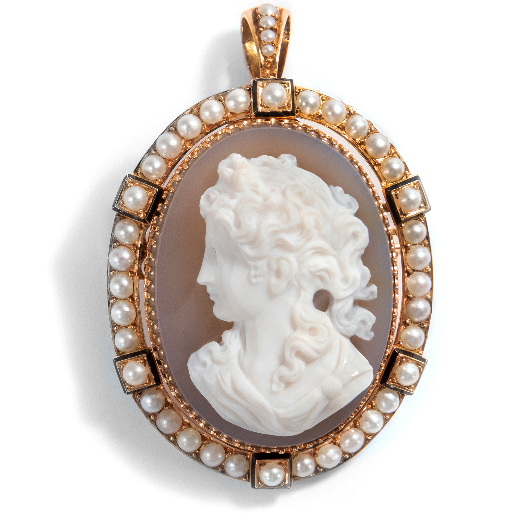 Exquisite locket with hardstone cameo in gold, Paris around 1870