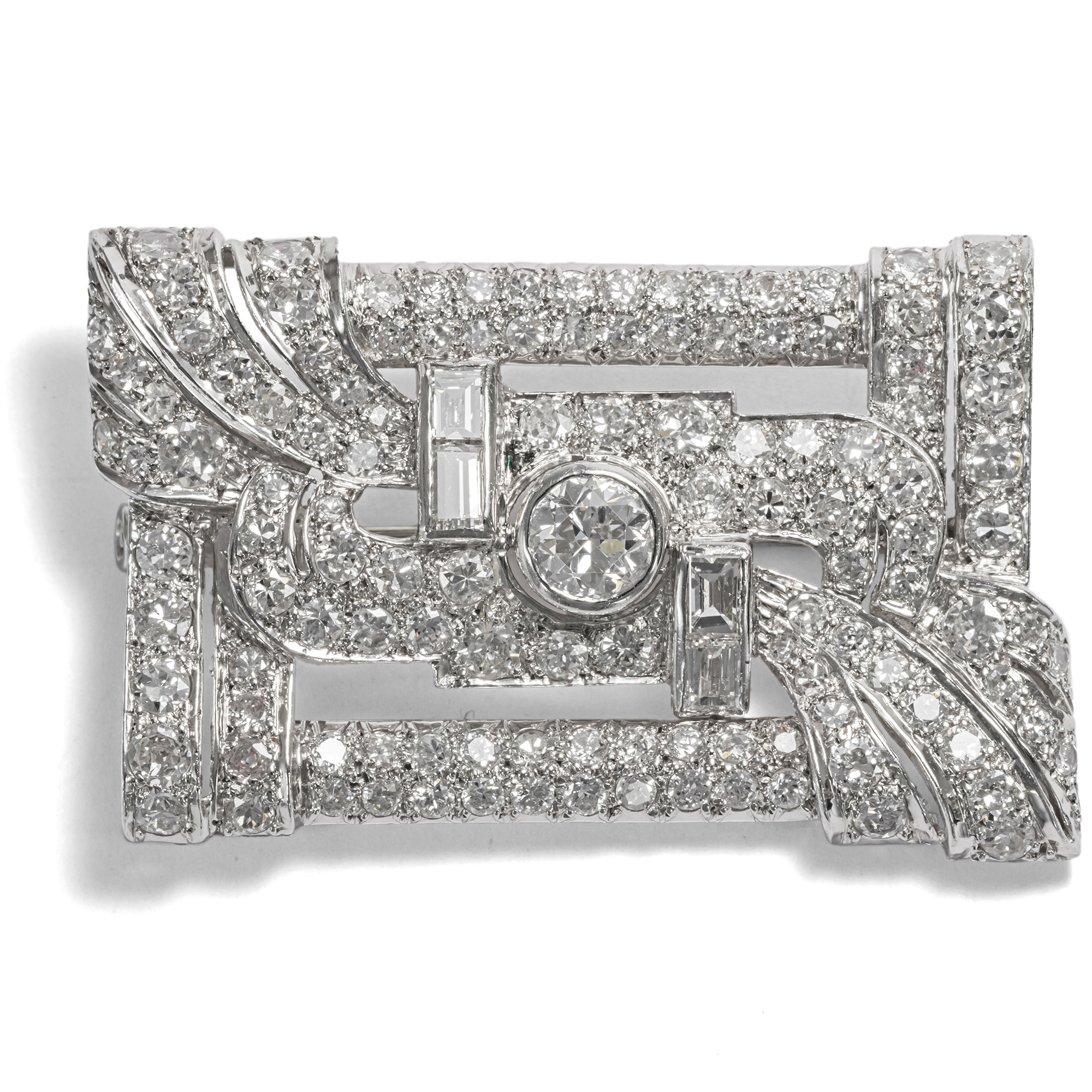 Precious Diamond Brooch of Art Deco Made of Platinum, ca. 1930