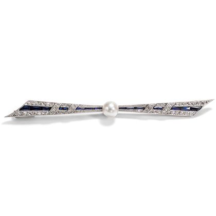 Elegante Schleifenbrosche des Art Déco mit Saphiren, Diamanten & Perle, um 1925 Elegante Schleifenbrosche des Art Déco mit Saphiren, Diamanten & Perle, um 1925