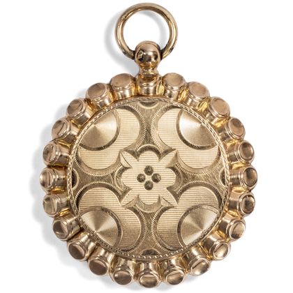 Antikes Gold-Medaillon mit Gravuren, um 1880 Antikes Gold-Medaillon mit Gravuren, um 1880