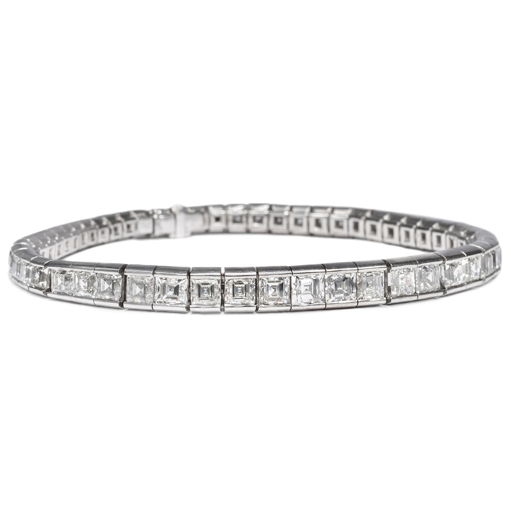 Erstklassiges Rivière-Armband mit 10,91 ct Diamanten im Asscher-Schliff, um 2010