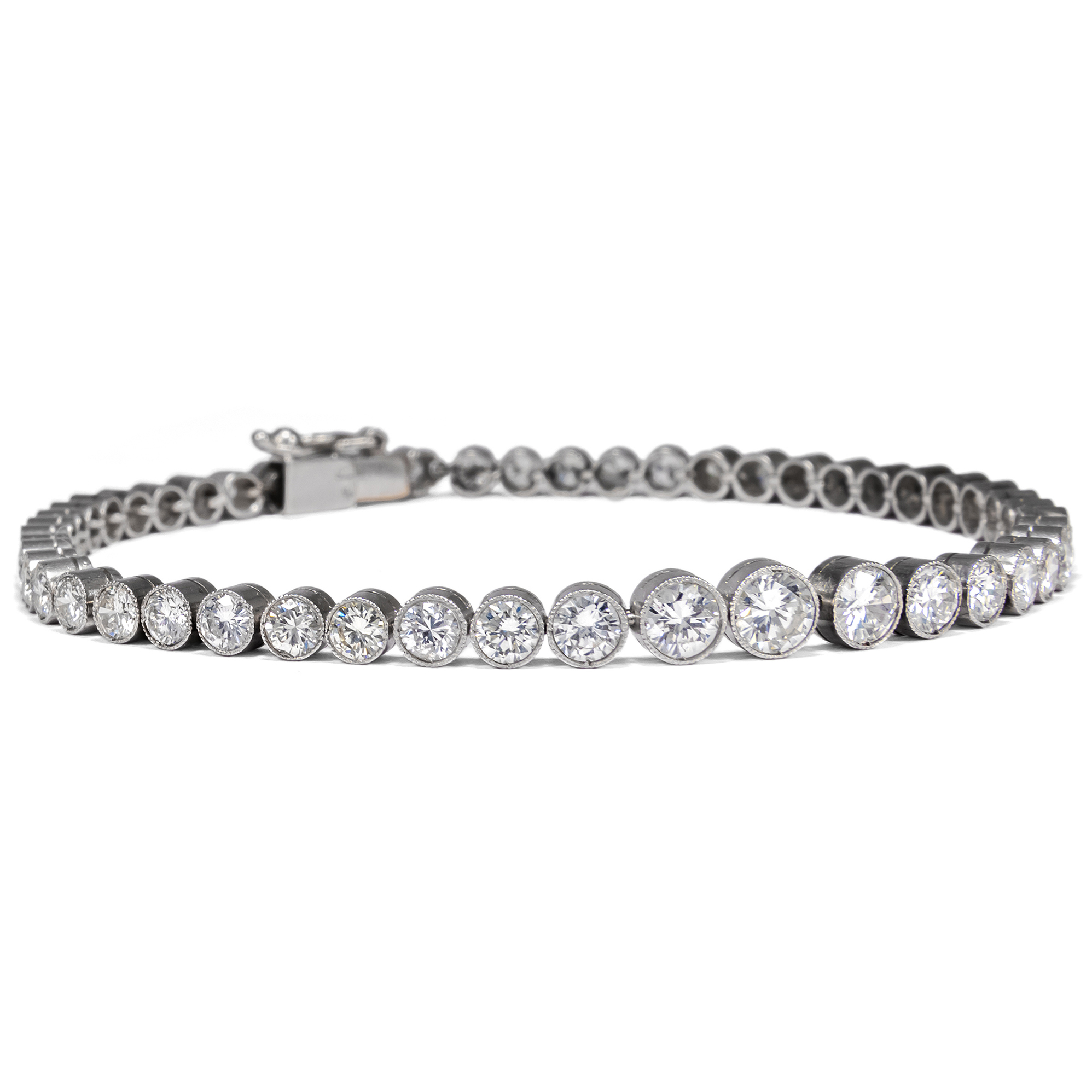Vintage Tennis-Armband mit 5,25 ct Top Wesselton Brillanten in Platin, um 1970 Vintage Tennis-Armband mit 5,25 ct Top Wesselton Brillanten in Platin, um 1970