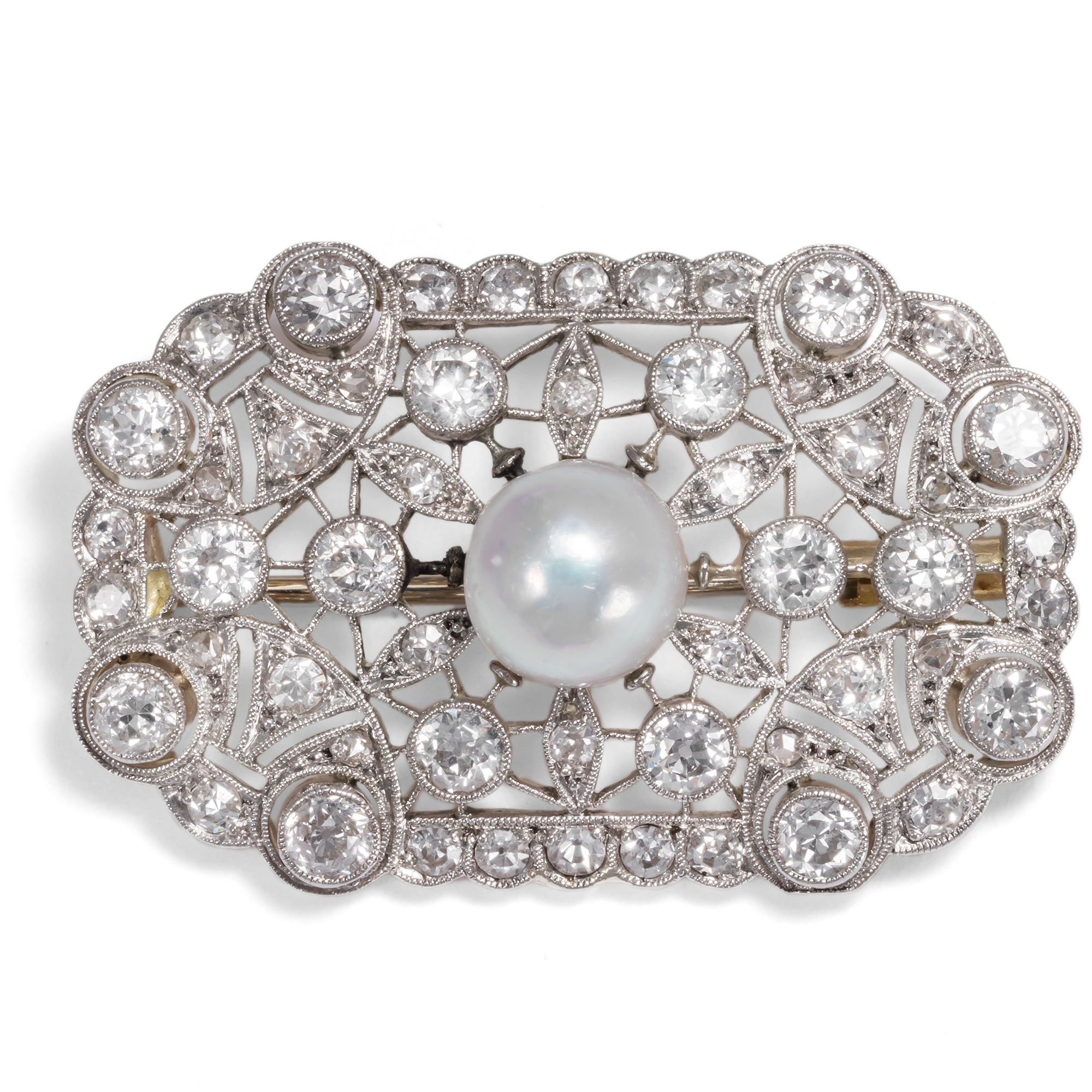 Filigree Brooch With Natural Pearl & Diamonds In Platinum & Gold, ca. 1910