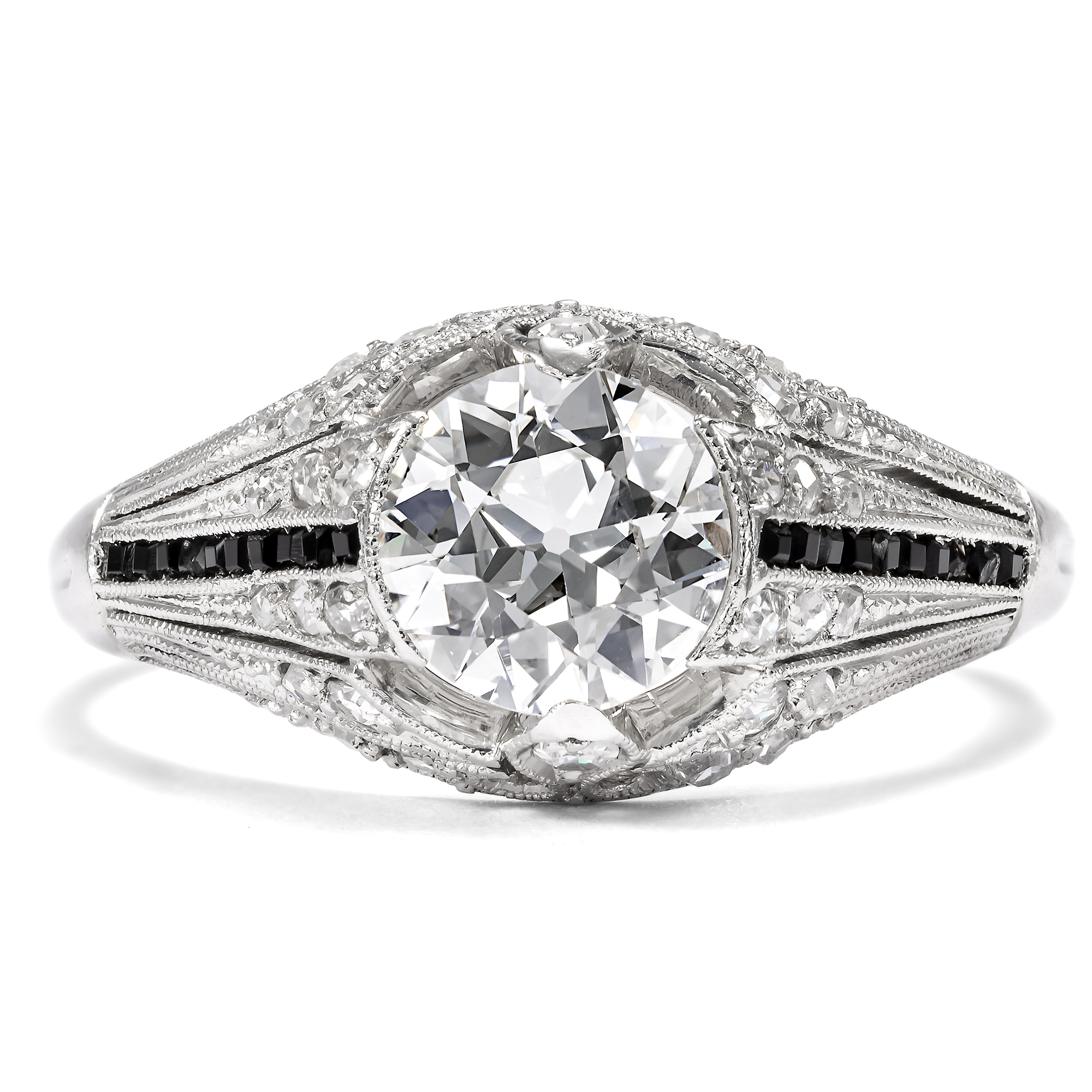 Antiker Solitärring mit Onyx-Akzenten in Platin, Art Déco um 1925 Antiker Solitärring mit Onyx-Akzenten in Platin, Art Déco um 1925