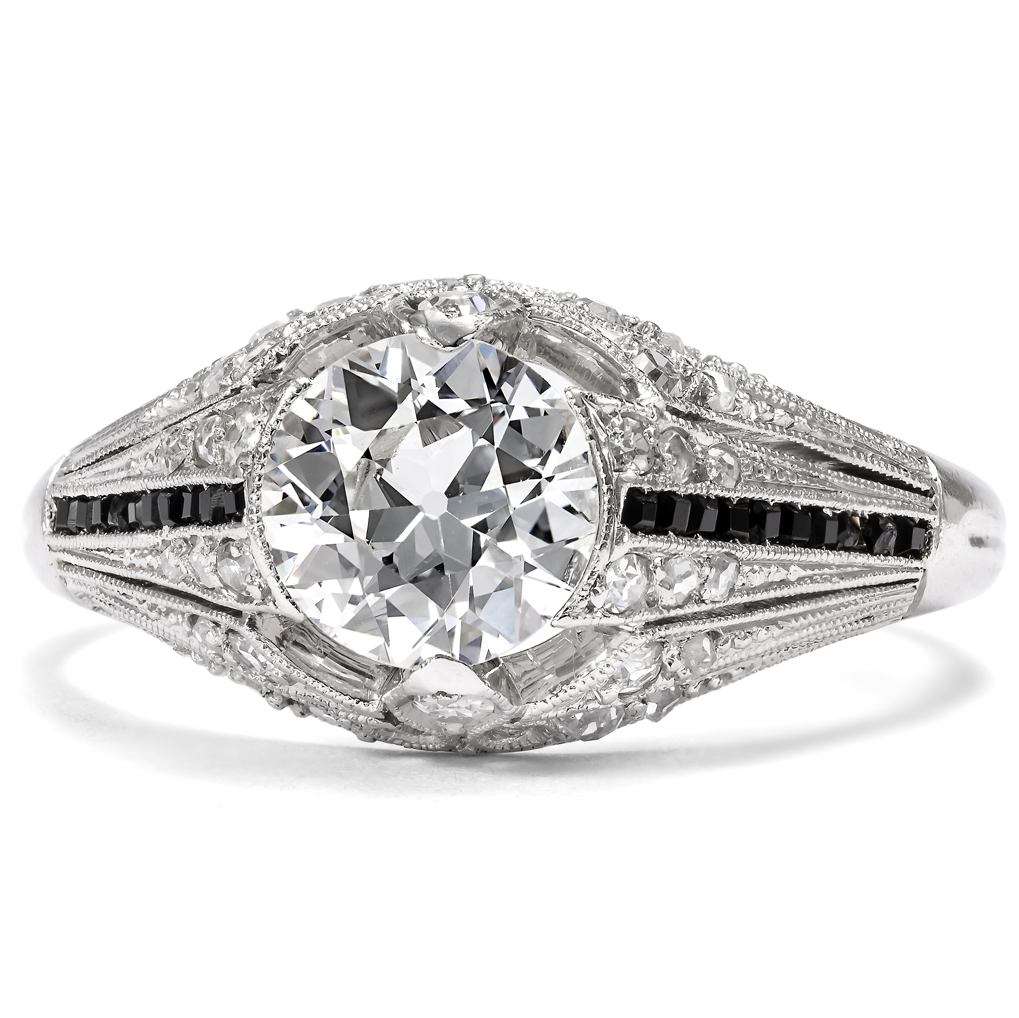 Antiker Solitärring mit Onyx-Akzenten in Platin, Art Déco um 1925 Antiker Solitärring mit Onyx-Akzenten in Platin, Art Déco um 1925