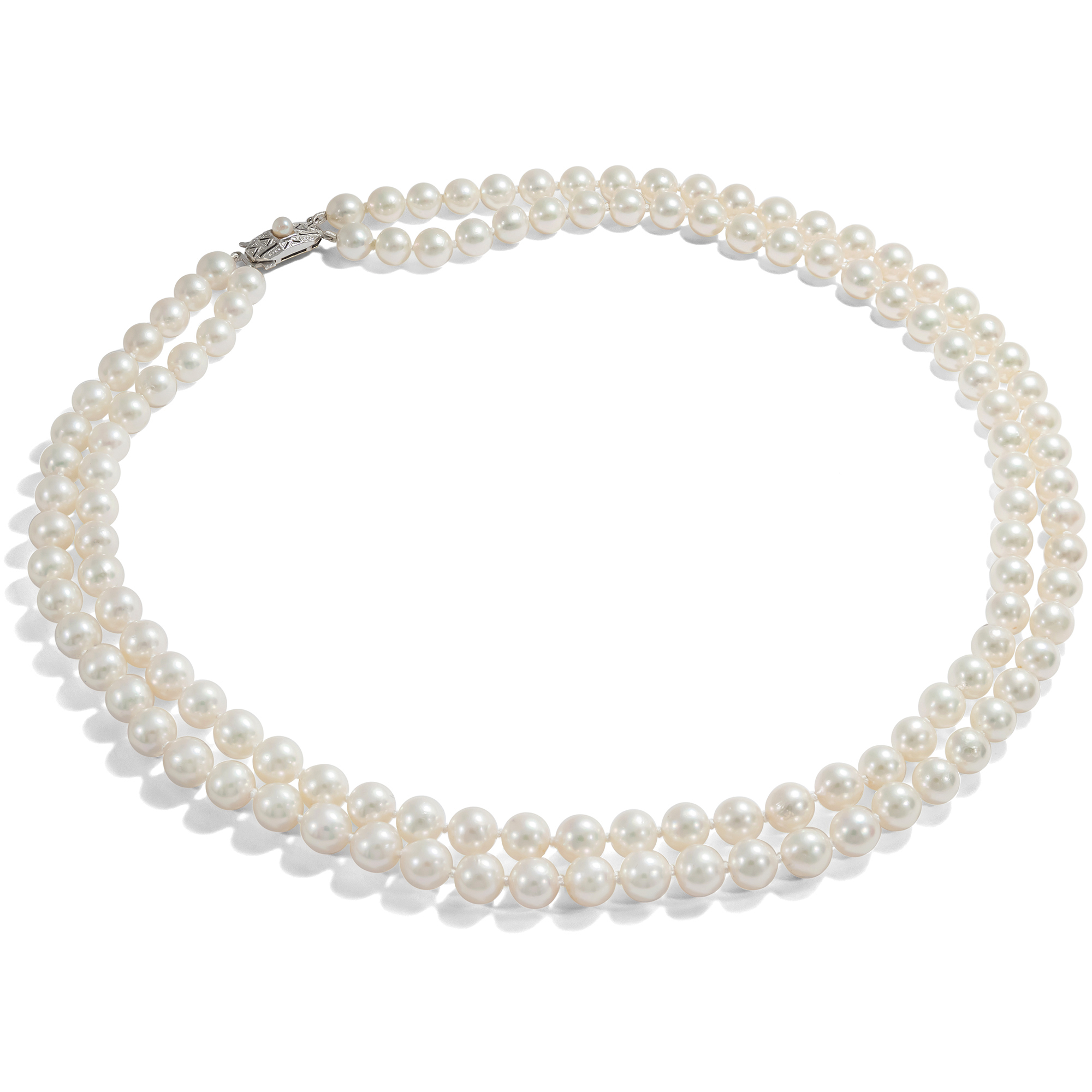 Quality Pearl Necklace With Art Deco Clasp Of Gold And White Gold, ca. 1940