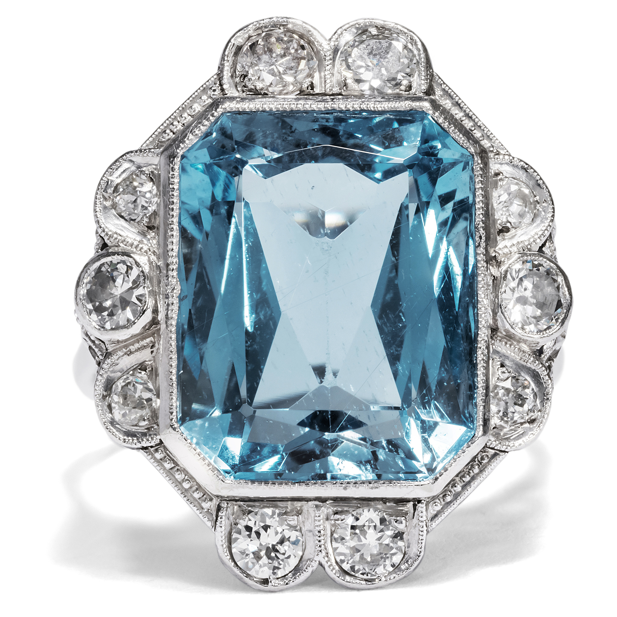 Gorgeous Aquamarine Ring with Diamonds in White Gold & Platinum, circa 1930