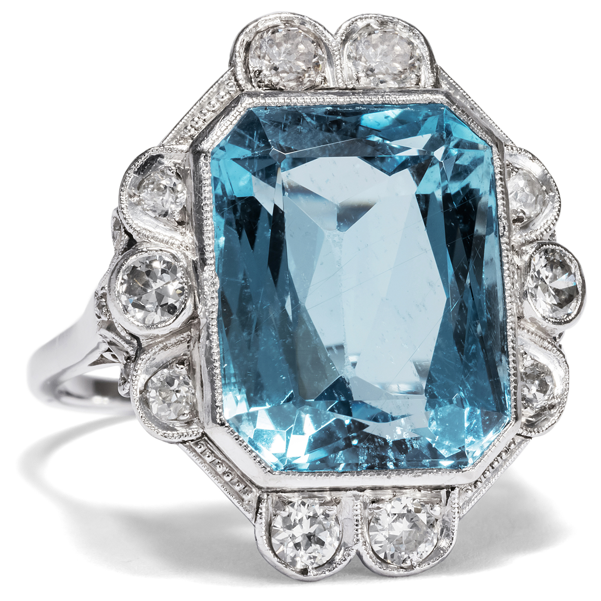 Gorgeous Aquamarine Ring with Diamonds in White Gold & Platinum, circa 1930