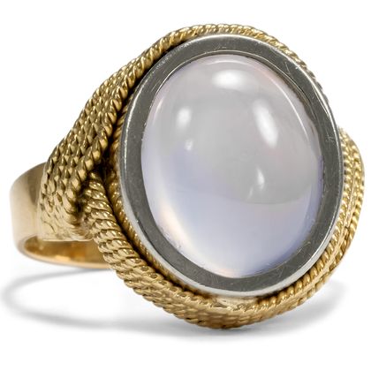 Formschöner vintage Gold-Ring mit Mondstein, um 1965 Formschöner vintage Gold-Ring mit Mondstein, um 1965