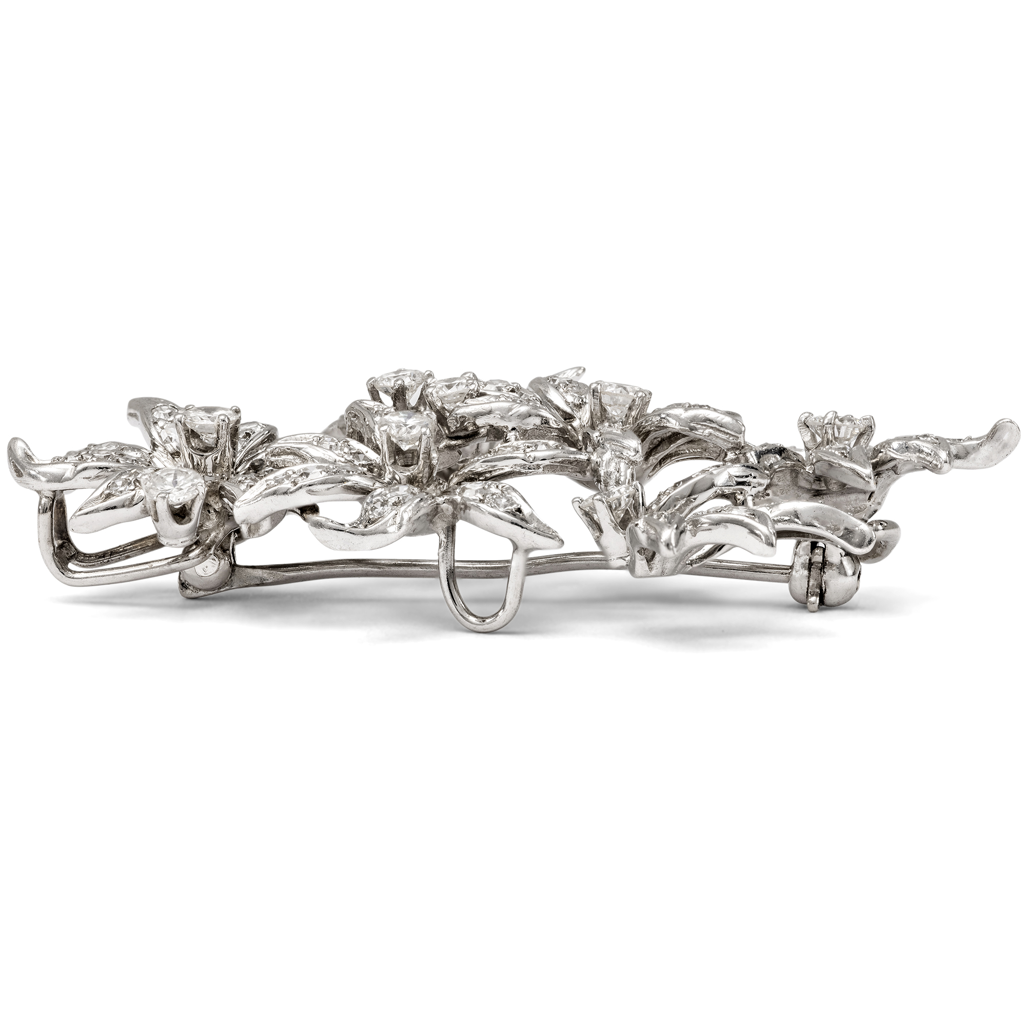 Elegant Diamond Pendant Brooch in White Gold, c. 1975 Elegant Diamond Pendant Brooch in White Gold, c. 1975