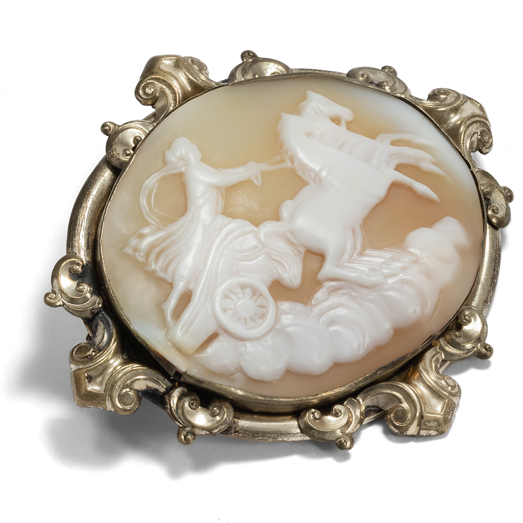 Antike Biedermeier-Brosche mit Muschelgemme der Aurora, um 1850 Antike Biedermeier-Brosche mit Muschelgemme der Aurora, um 1850