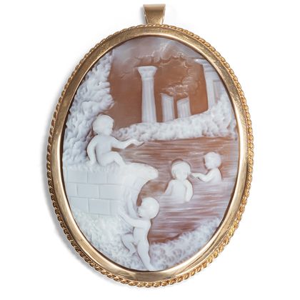Vintage Muschel-Kamee mit badenden Kindern als Brosche & Anhänger in Gold, Italien um 1965 Vintage Muschel-Kamee mit badenden Kindern als Brosche & Anhänger in Gold, Italien um 1965