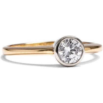 Zarter vintage Verlobungsring mit Brillant in Gelb- & Weißgold, um 2000 Zarter vintage Verlobungsring mit Brillant in Gelb- & Weißgold, um 2000