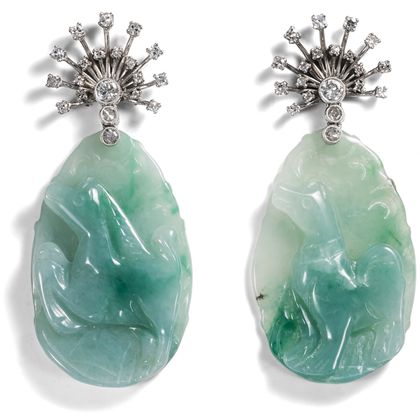 Große Ohrhänger aus unserer Werkstatt mit vintage Jadetafeln & Diamant-Elementen, um 1970/2022 Große Ohrhänger aus unserer Werkstatt mit vintage Jadetafeln & Diamant-Elementen, um 1970/2022