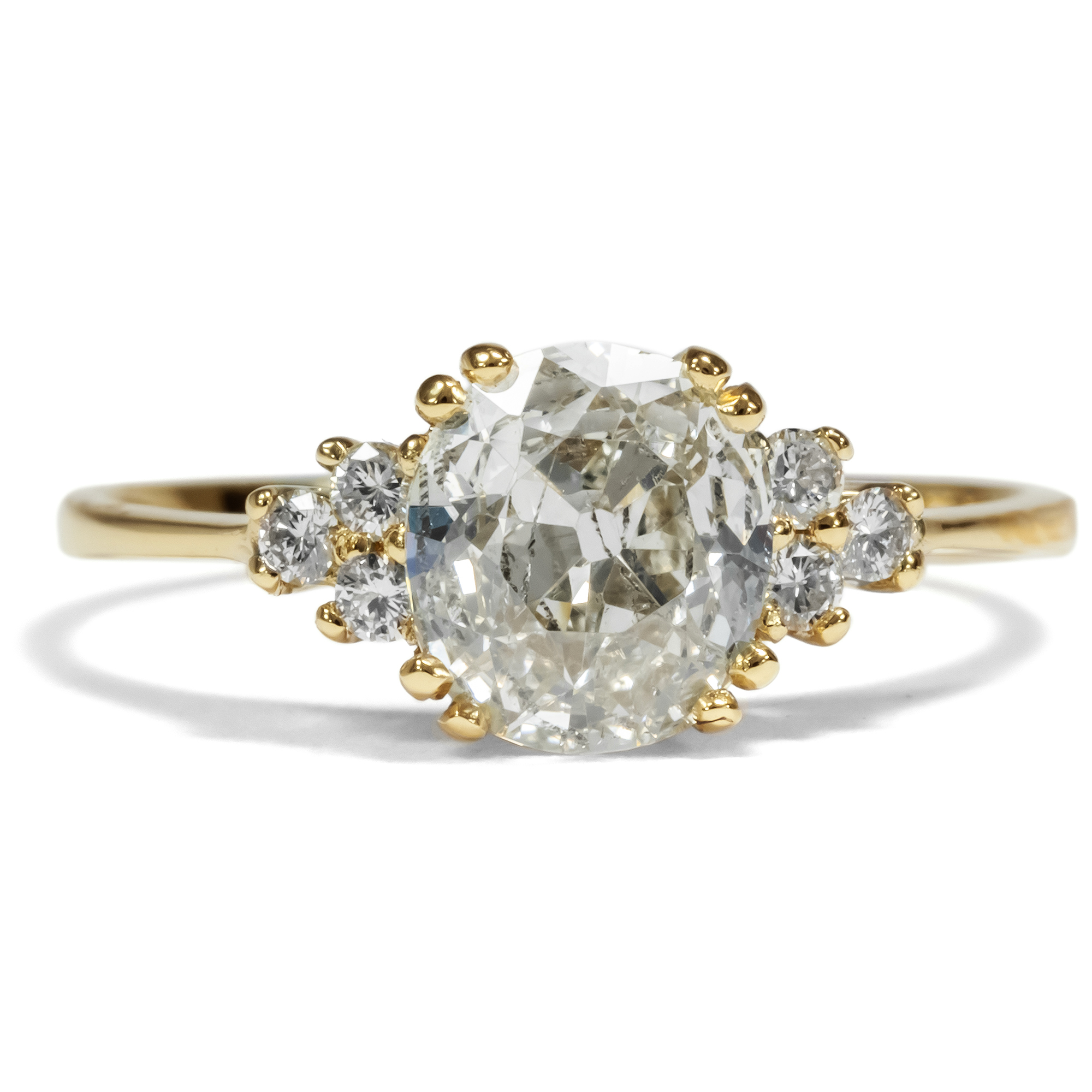 Zauberhafter Diamantsolitär mit 1,15 ct im Kissenschliff in Gold, um 1890/2022 Zauberhafter Diamantsolitär mit 1,15 ct im Kissenschliff in Gold, um 1890/2022