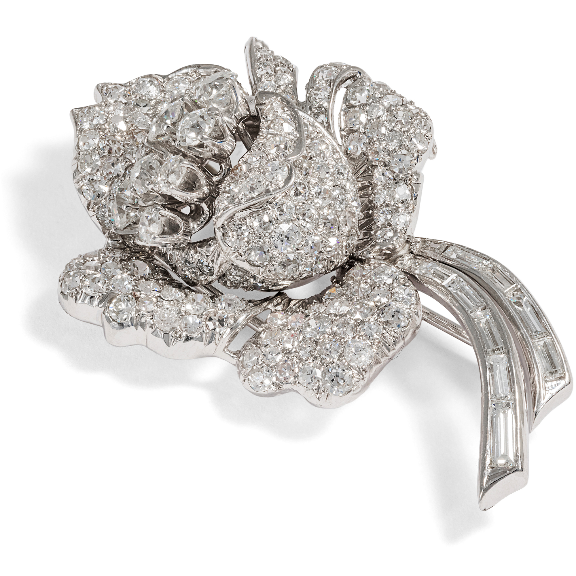 Luxurious Vintage Brooch with 6.60 Ct Diamonds in Platinum, circa 1960