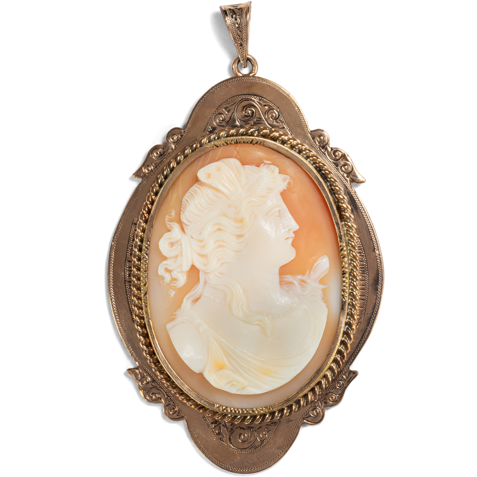 Fine shell cameo of Psyche as a pendant, Germany Around 1880