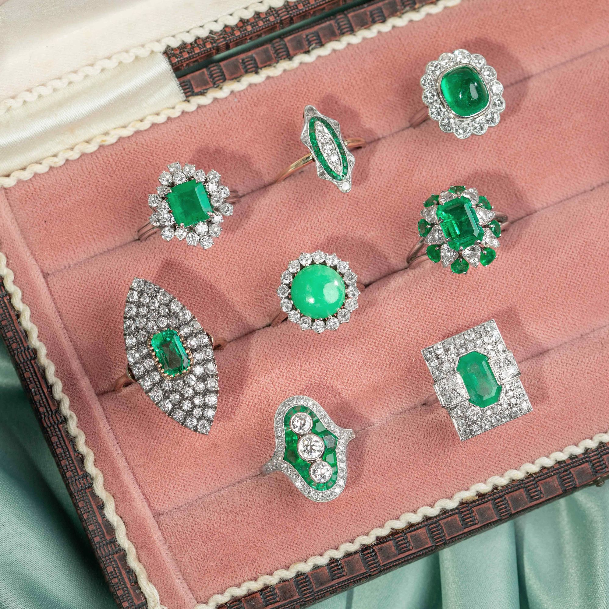 Zeitloser Art Déco-Ring mit Smaragd & Diamanten in Platin, um 1935
