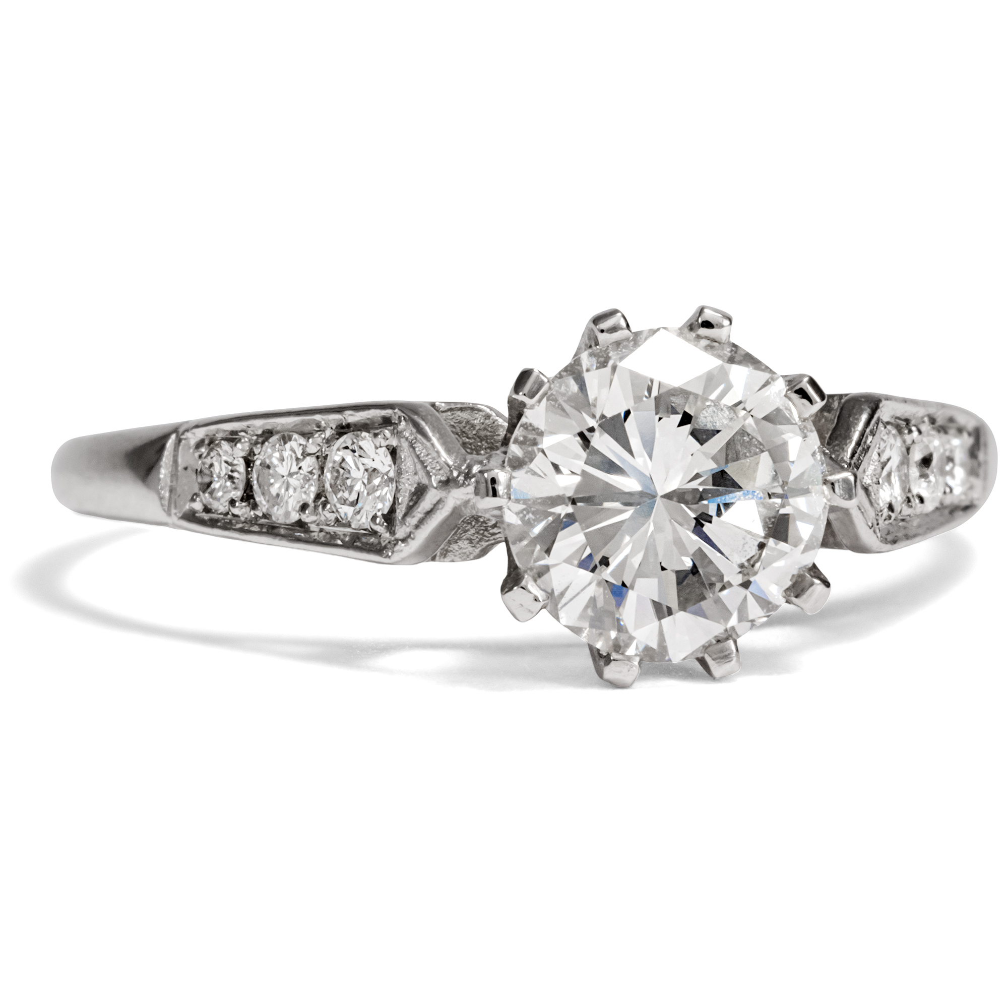 Classic Diamond Solitaire Ring with 1.18 ct Vintage Brilliant set in Platinum, Circa 1980/2022