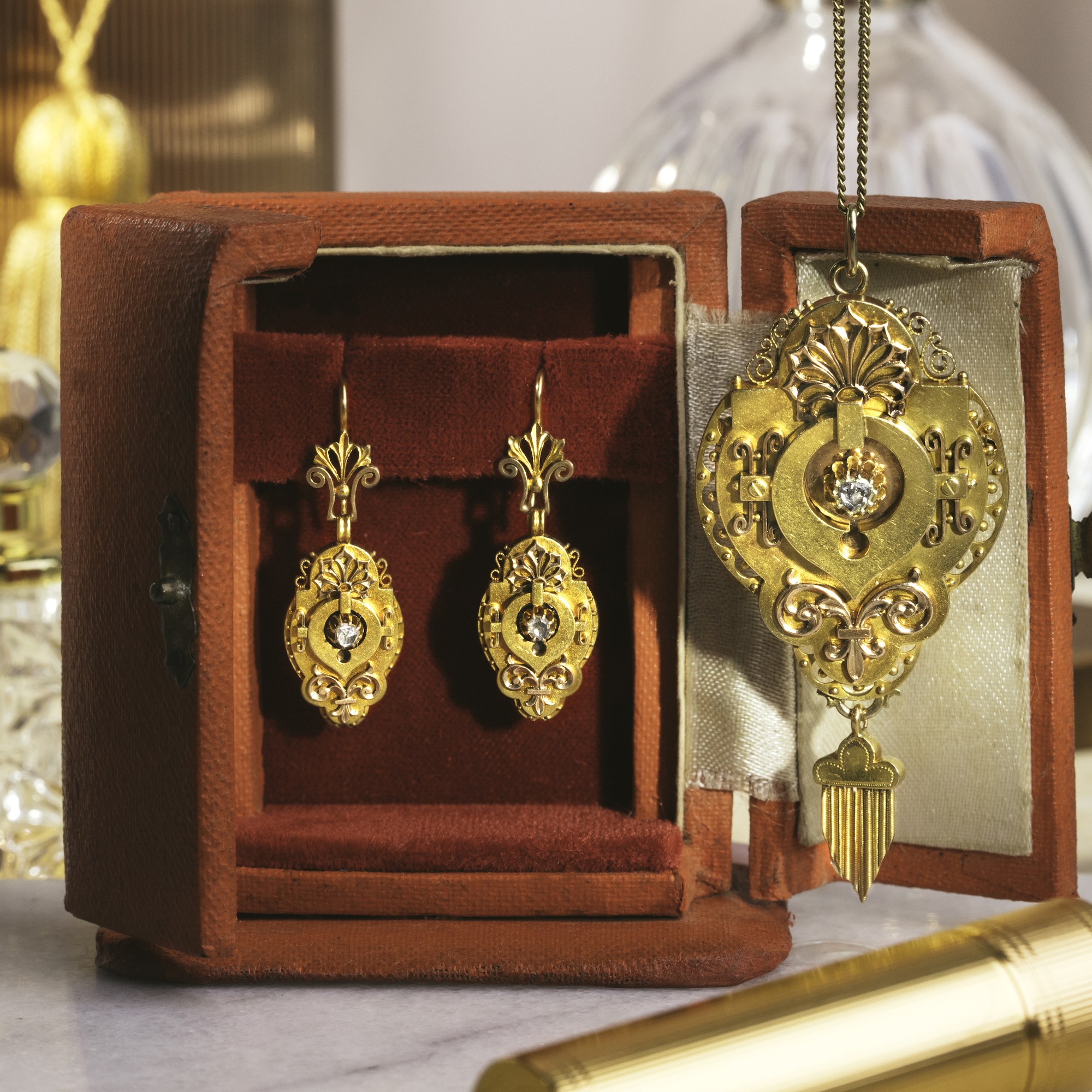 Victorian Demi-Parure consisting of a Pendant Brooch & Earrings, circa 1870