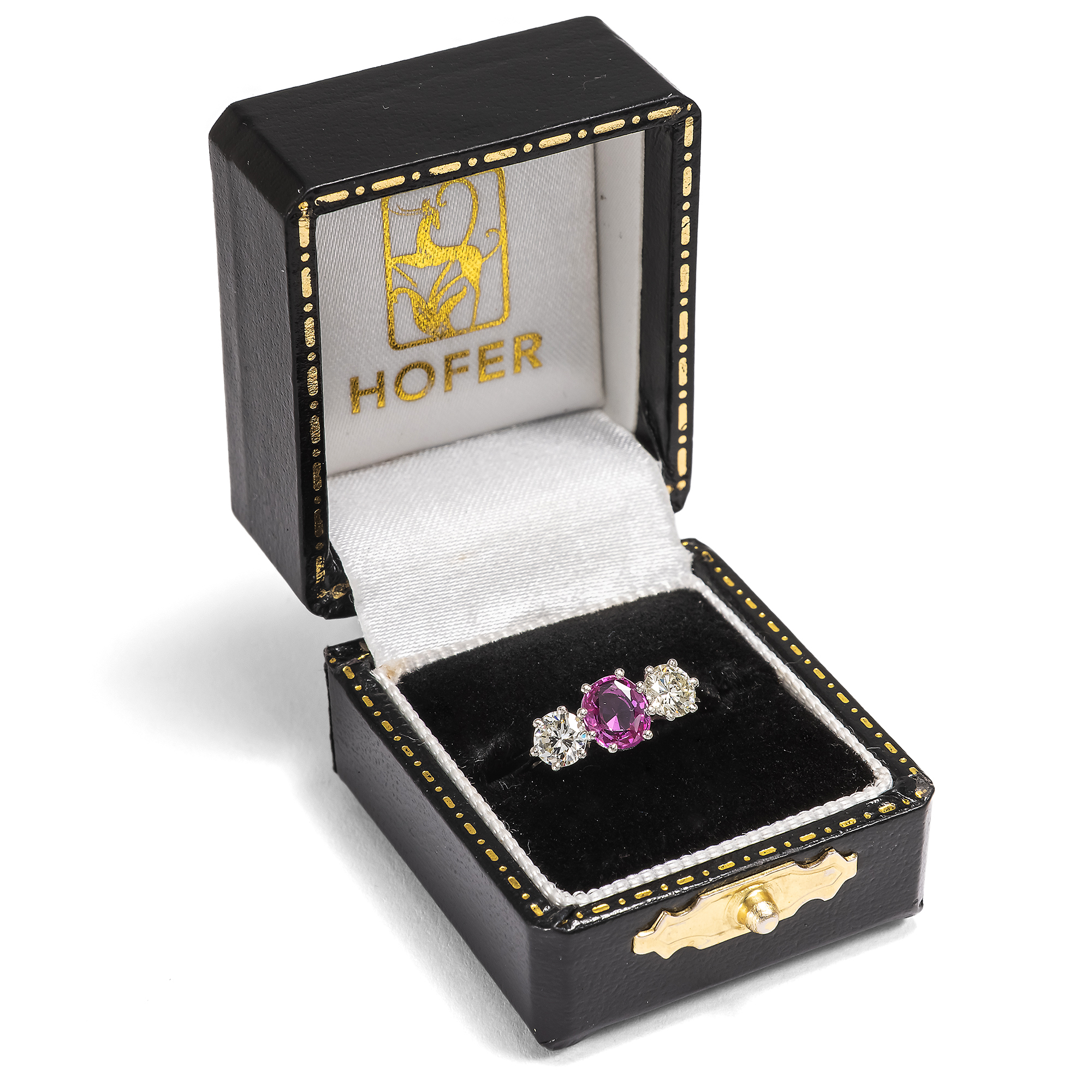 Nachhaltiger Platinring mit pinkfarbenem Saphir & Diamanten aus unserer Werkstatt Nachhaltiger Platinring mit pinkfarbenem Saphir & Diamanten aus unserer Werkstatt