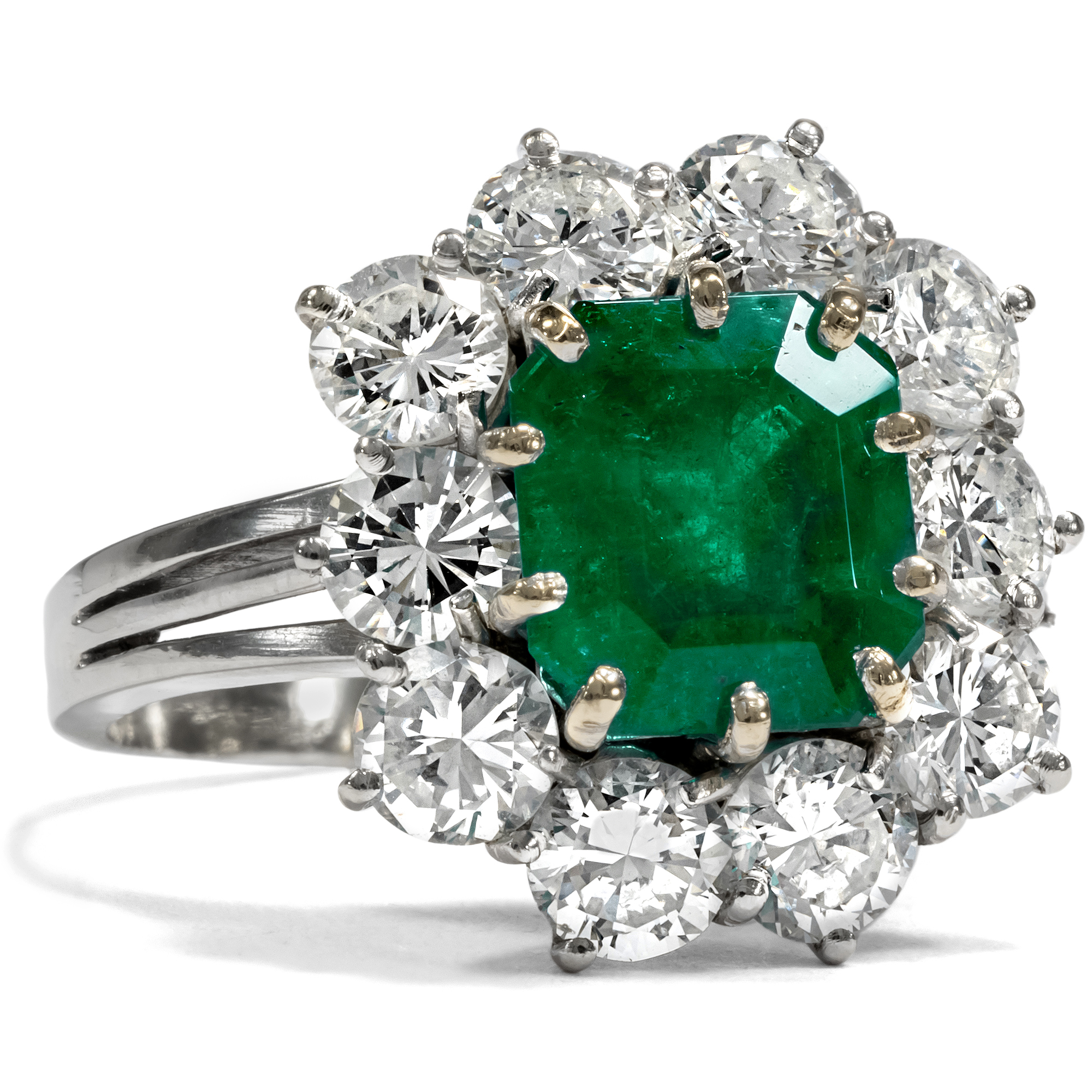 Classic Vintage Diamond and Emerald Cluster Ring, circa 1970