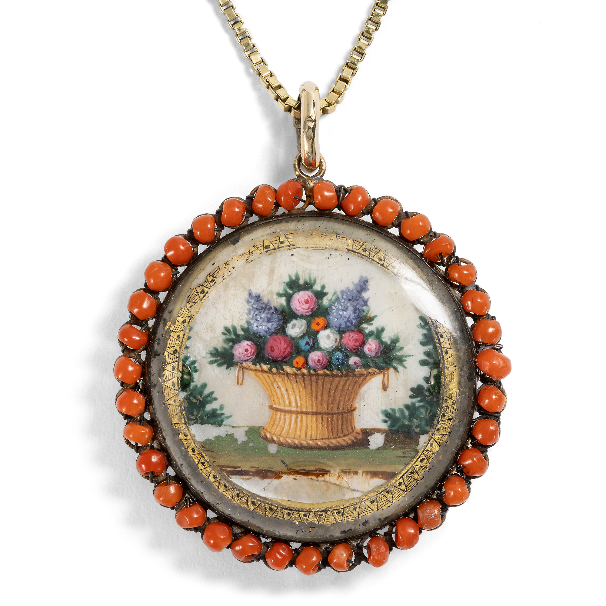 Blumiger Anhänger mit Malerei in Koralle & Gold, Biedermeier um 1820 Blumiger Anhänger mit Malerei in Koralle & Gold, Biedermeier um 1820