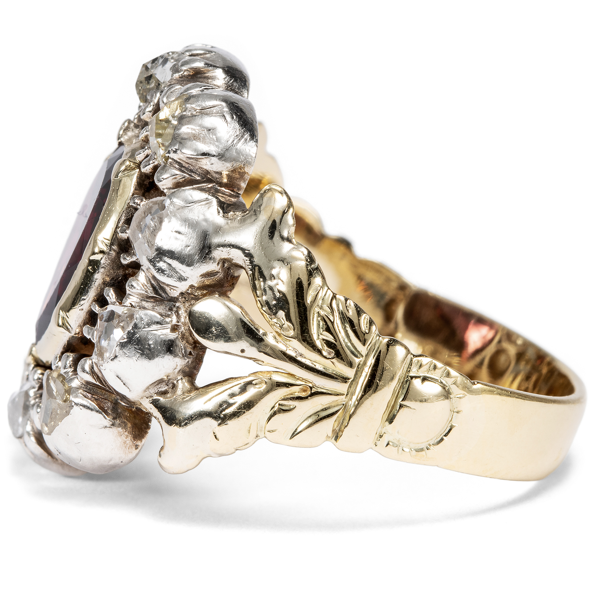 Antiker Ring aus Gold & Silber mit Diamanten & Granat, um 1880 Antiker Ring aus Gold & Silber mit Diamanten & Granat, um 1880