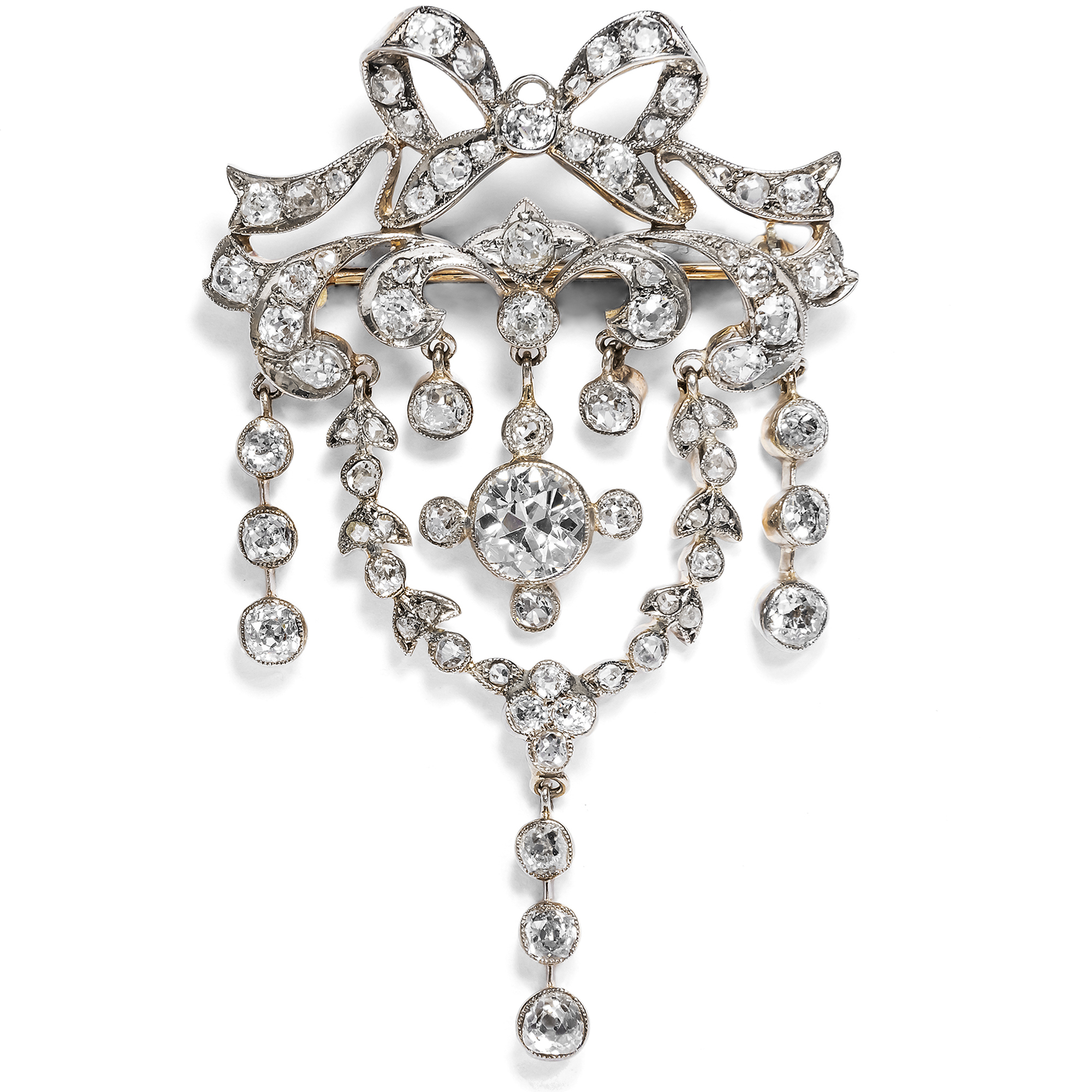 Magnificent brooch with 6.06 ct old-cut diamonds in silver on gold, circa 1900