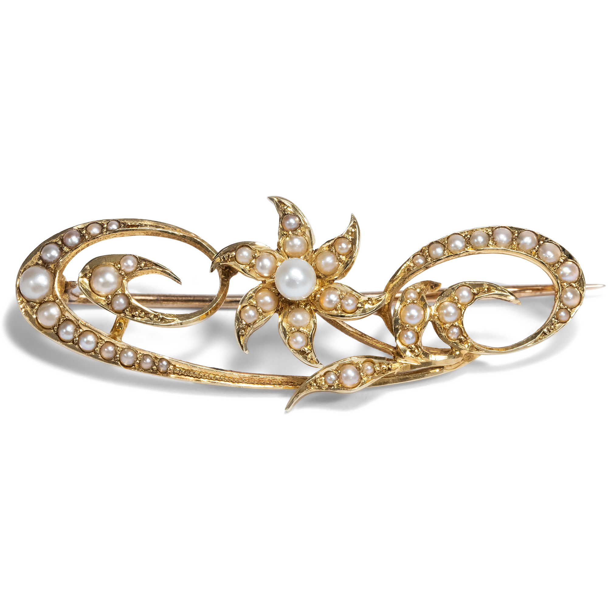Enchanting Brooch With Natural Pearls in Gold, Great Britain Around 1900